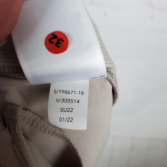 NEW Athleta Brooklyn Ankle Pants Size 12 Beige Stretch Lightweight Pull On - Picture 14 of 16